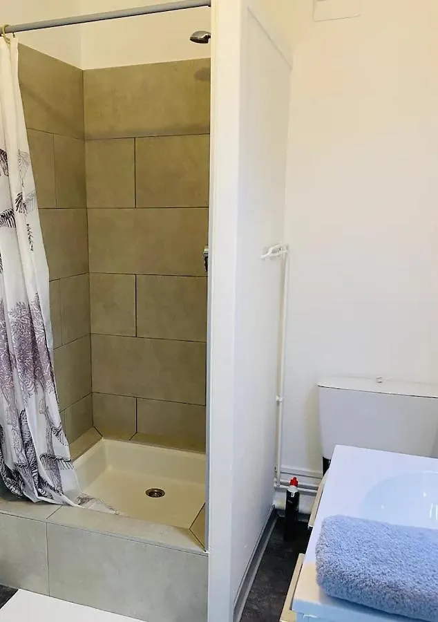 Le 610 - Cosy - Stationnement Gratuit & Wifi Apartment Saint-Etienne  0*, Saint-Etienne (Loire)