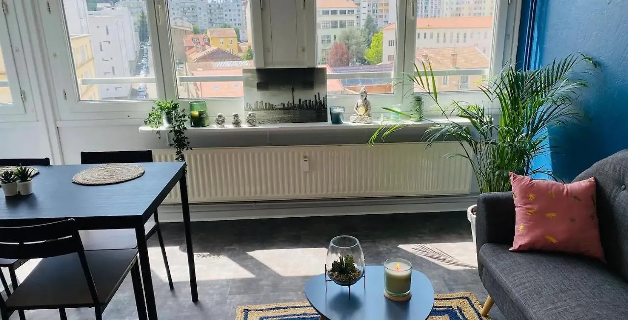Le 610 - Cosy - Stationnement Gratuit & Wifi Apartment Saint-Etienne
